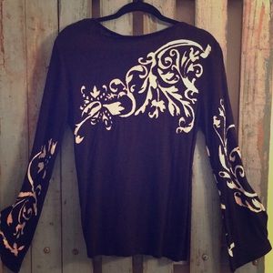Cutout black & white  top by Silk Threads Sz M
